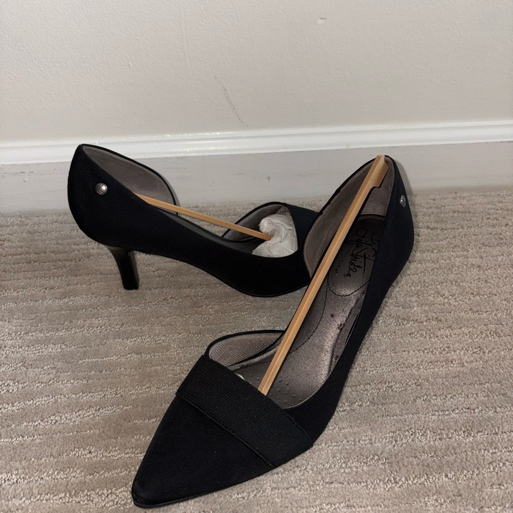 Life Stride Black Pointed Heels